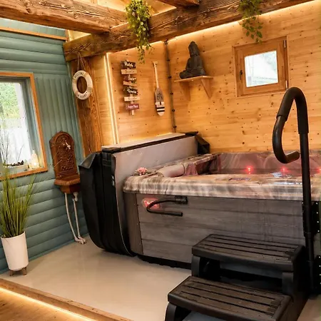 Luxusni Wellness Srub Orlik *